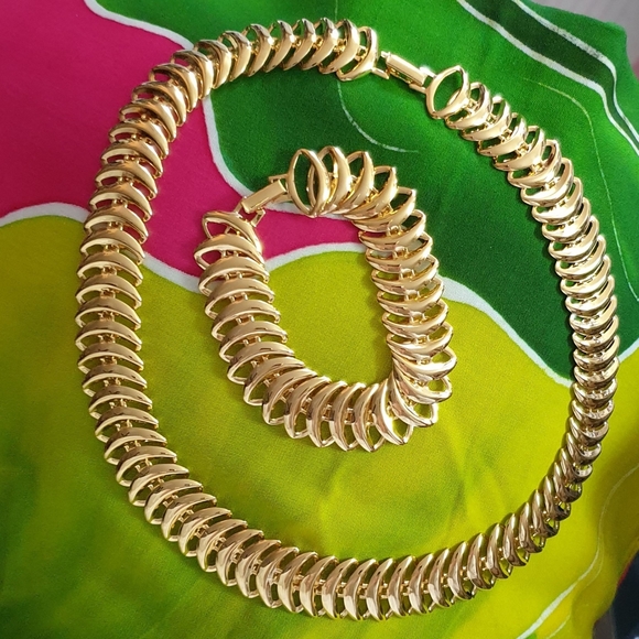 Necklace & Bracelet Gold-tone Metal NWOT/NIB - Picture 3 of 15